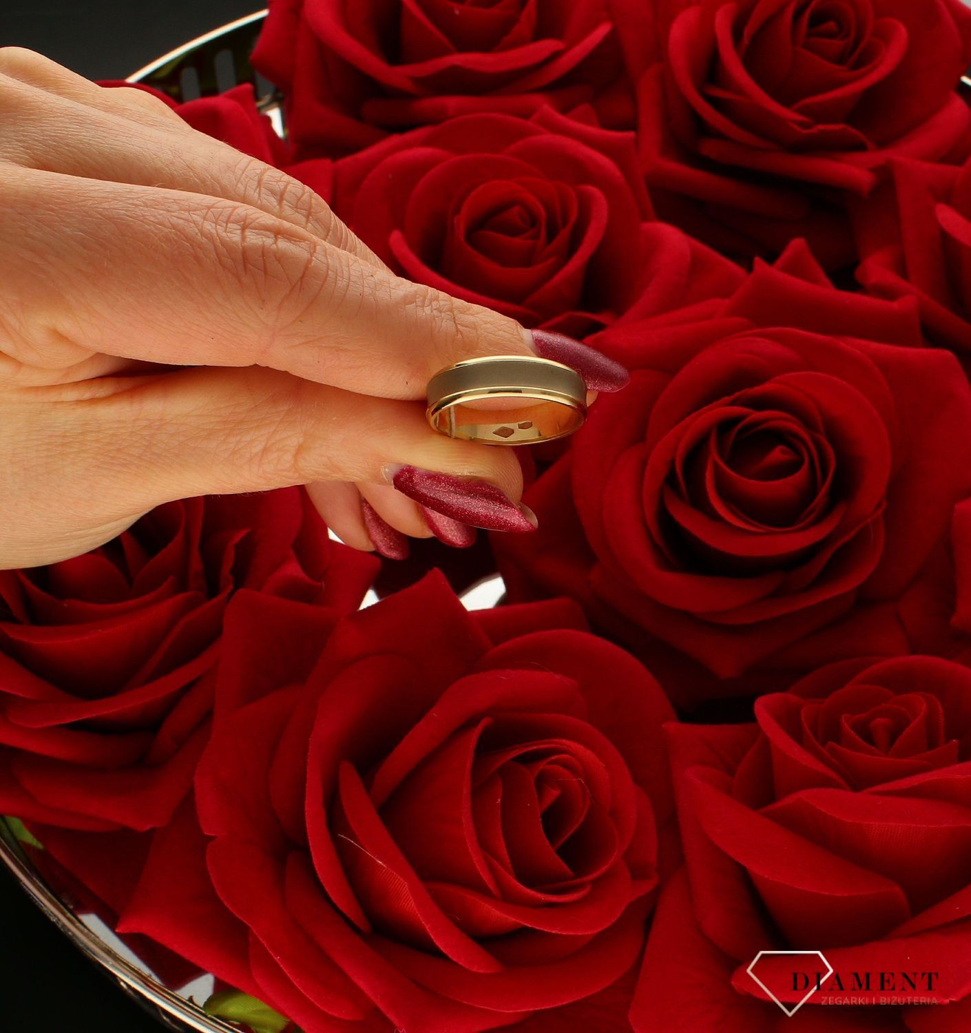 Obrączka ślubna płaska satynowa z wklęsłym środekiem – szerokość 5 mm.jpg